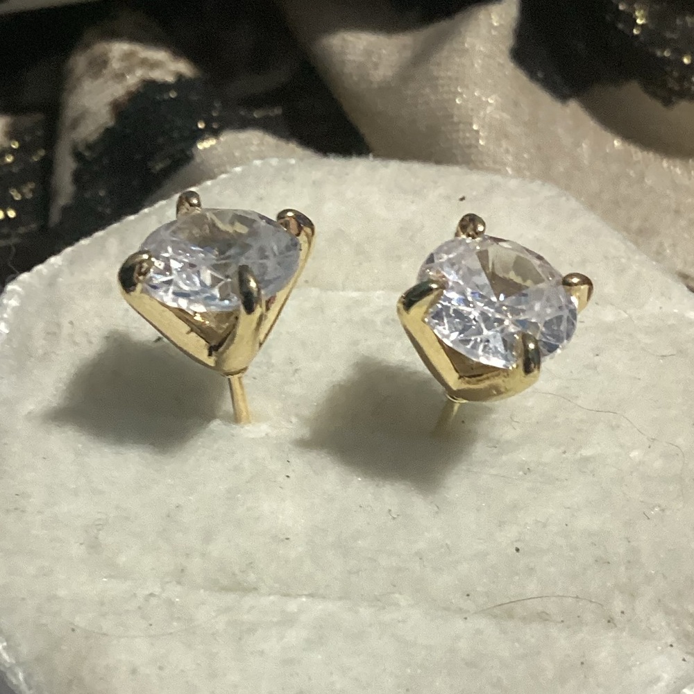 💋Gorgeous & Timeless Brilliant Cut Solitaire  Cz Diamond Stud Earrings